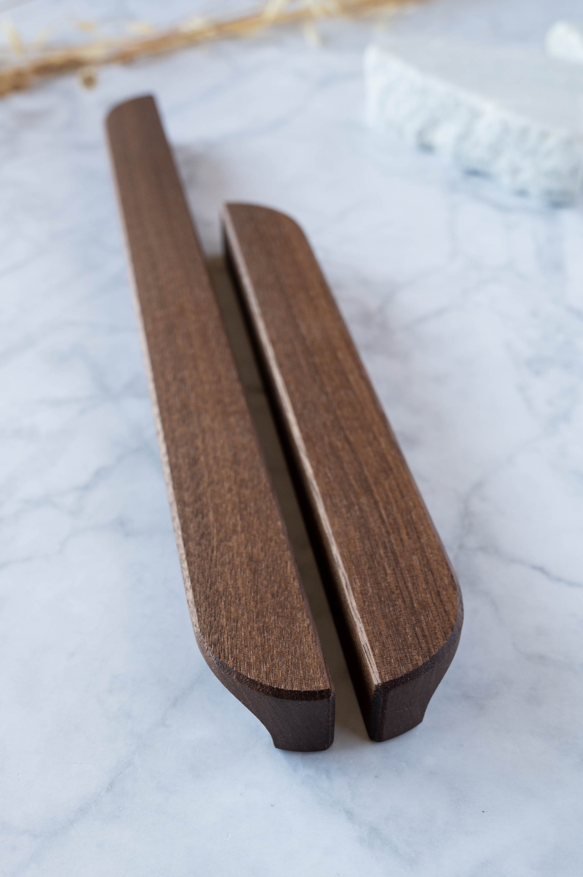 Poignée meuble Alcôve C noyer d'Amérique durable - fabrication artisanale bois massif