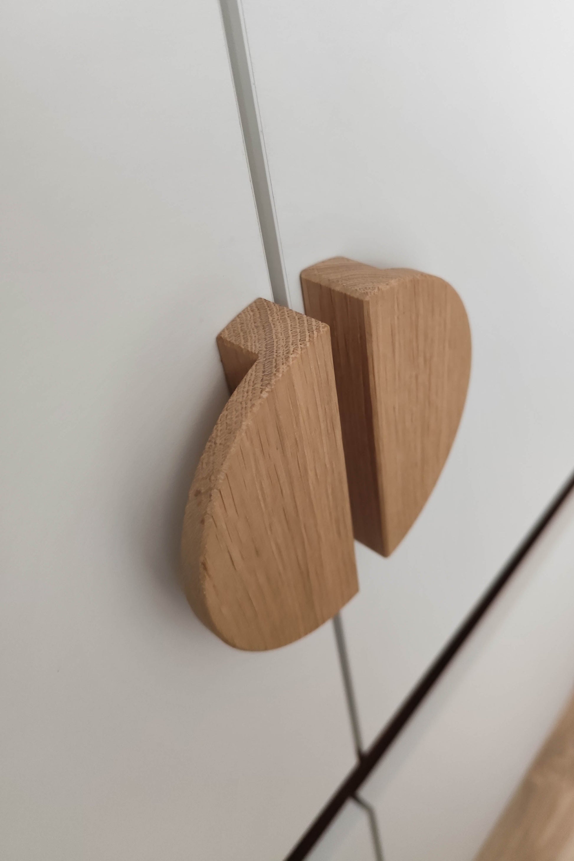 Poignée Demi-Lune chêne massif - design rond pour cuisines et salons
