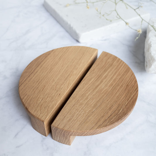 Poignée de meuble Demi-Lune en chêne massif - design artisanal élégant pour armoire et tiroir