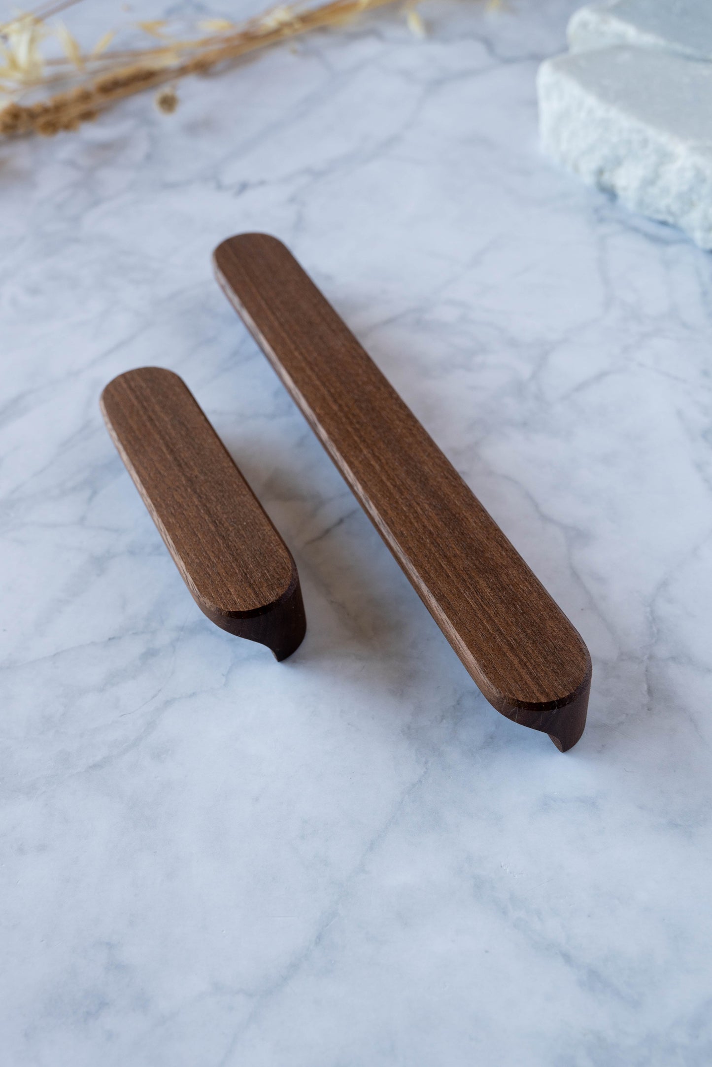 Poignée Alcôve B bois de noyer d'Amérique massif - durable et écologique