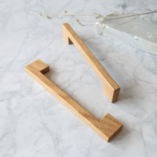 Poignée de meuble Rustique en chêne massif - design linéaire pour armoires et tiroirs de cuisine